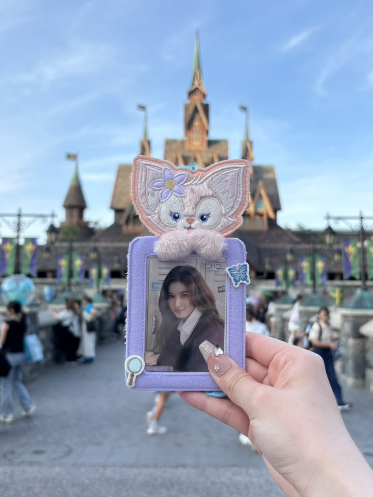 nlqyn7's tweet photo. 💜💛❤️💙 https://t.co/dOVQKvGwq3