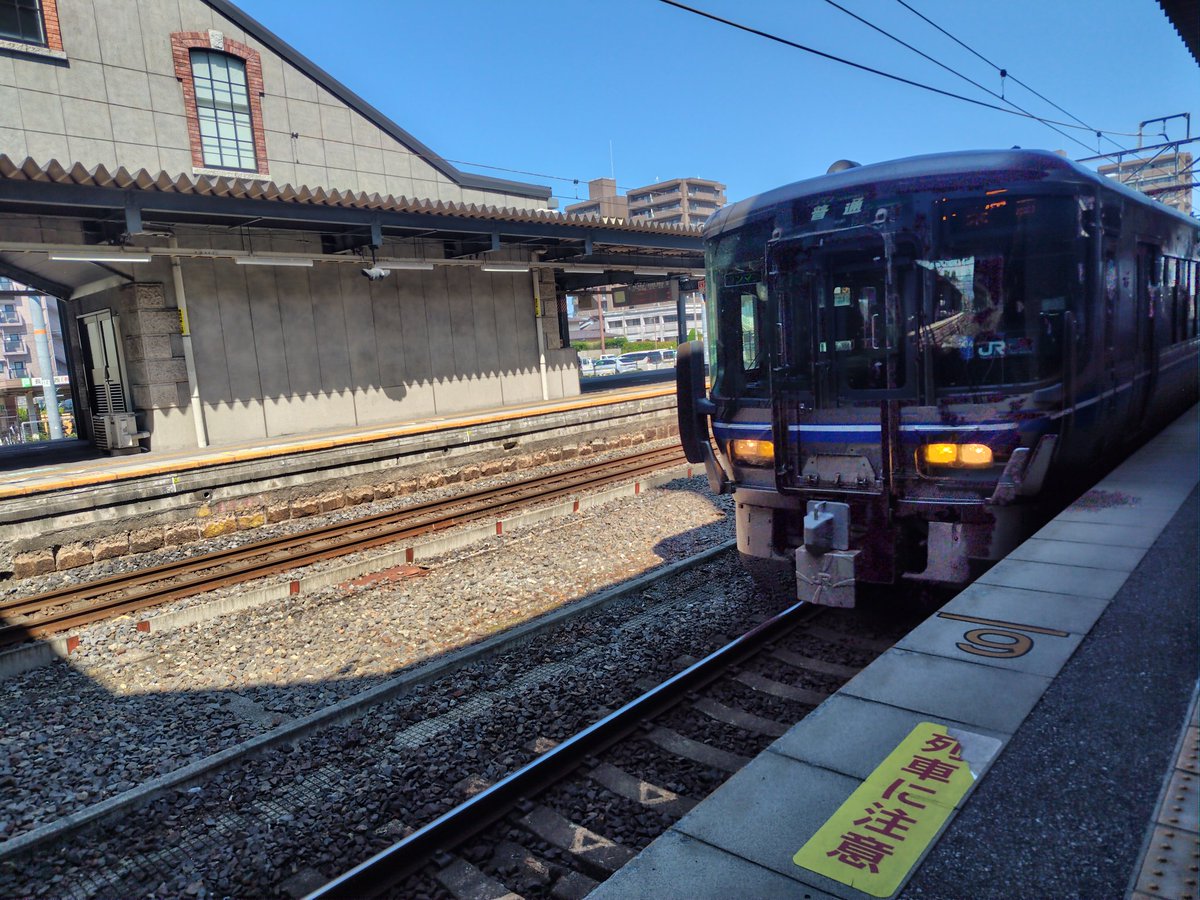 k19730412's tweet photo. 乗車記録
7/9(木)
①134М　普通米原行き、長浜9:25→米原9:35。
・JR西日本
・琵琶湖線
・521系2両編成
【メモ】 https://t.co/A6JeipxKhZ