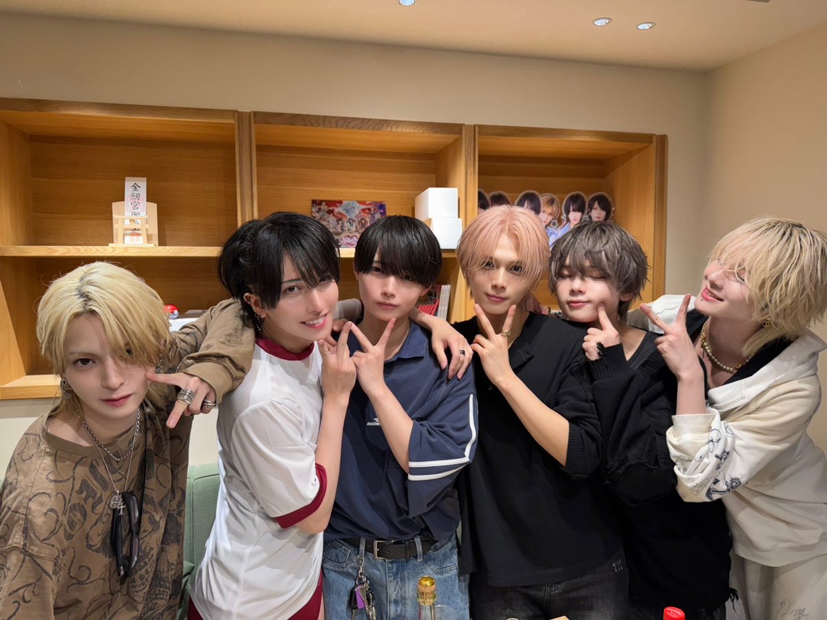 meitelenext's tweet photo. ━━━━━ ⚡️━━━━━
  夢喰NEON ㊙︎なFぁNミ！
━━━━━ ⚡️━━━━━

昨日は公開収録＆ロケでした！！🎬
ご参加していただいた皆様ありがとうございました🙇‍♂️❤️

夢喰NEONがファンの笑顔のため、
どんな企画に体当たりでチャレンジしたかは放送をお楽しみに💭

📅 初回放送：8月20日（木）21:00〜
🔗 https://t.co/vgl9FY4YRm

#夢喰NEON #夢ミ