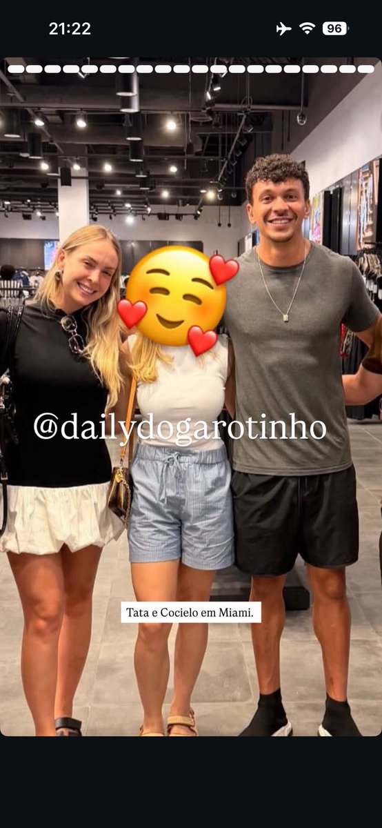 narinsns's tweet photo. Naaaaaao tata, tava tão bem sem ele, tomara que tenham se encontrado só pra ele ver os filhos, peguei um ranço eterno dele https://t.co/EkFXSU1lPp
