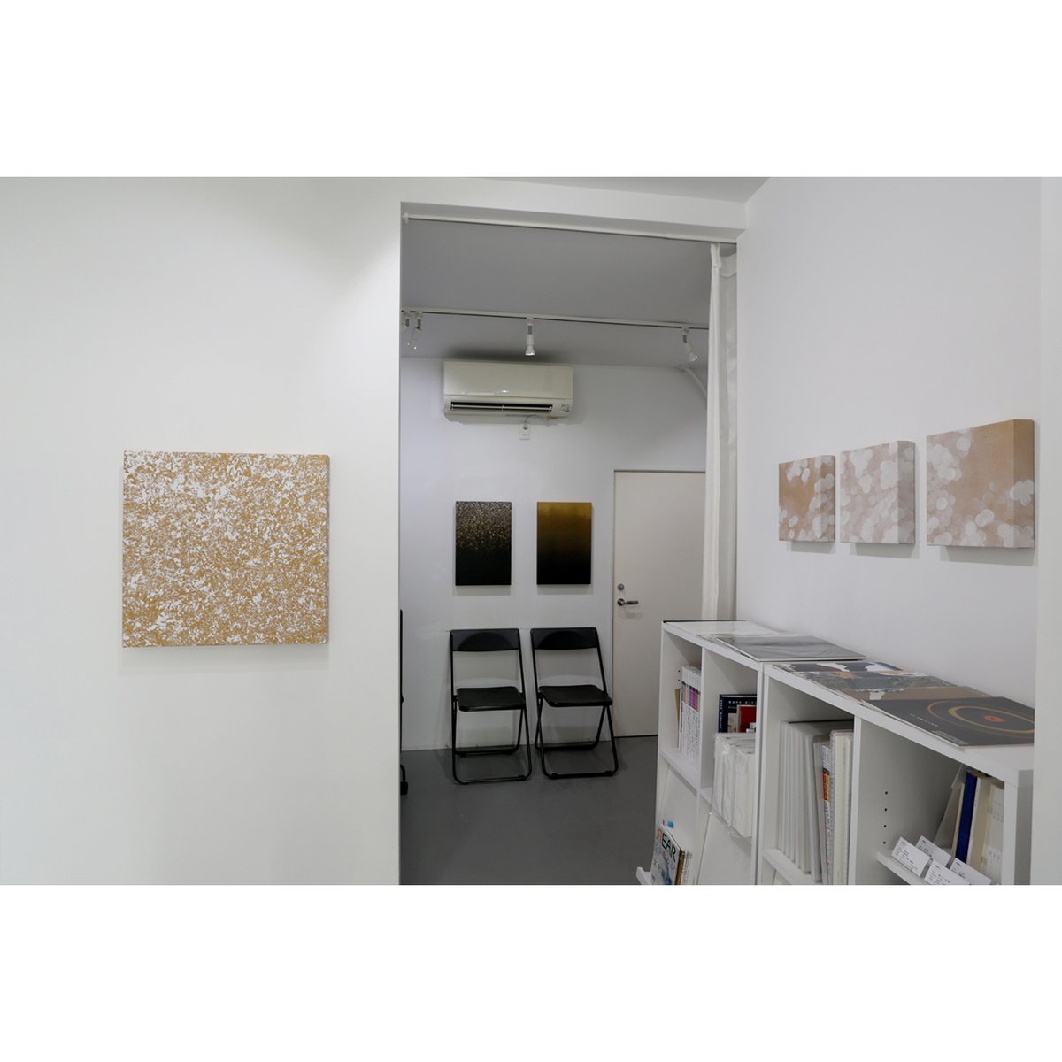 oznote's tweet photo. [モノミズム OZ-尾頭-山口佳祐 個展 | monomism OZ-Yamaguchi Keisuke solo #exhibition]
2026.6.13(sat)-7.4(sat)
AIN SOPH DISPATCH(#名古屋市/#Nagoya, Japan)

Photo:Junko Yamaguchi
https://t.co/wETOx2uHNB

#contemporaryart #abstracts #liquitex #gold #リキテックス #OZ尾頭山口佳祐 https://t.co/bXK6s8zJJg
