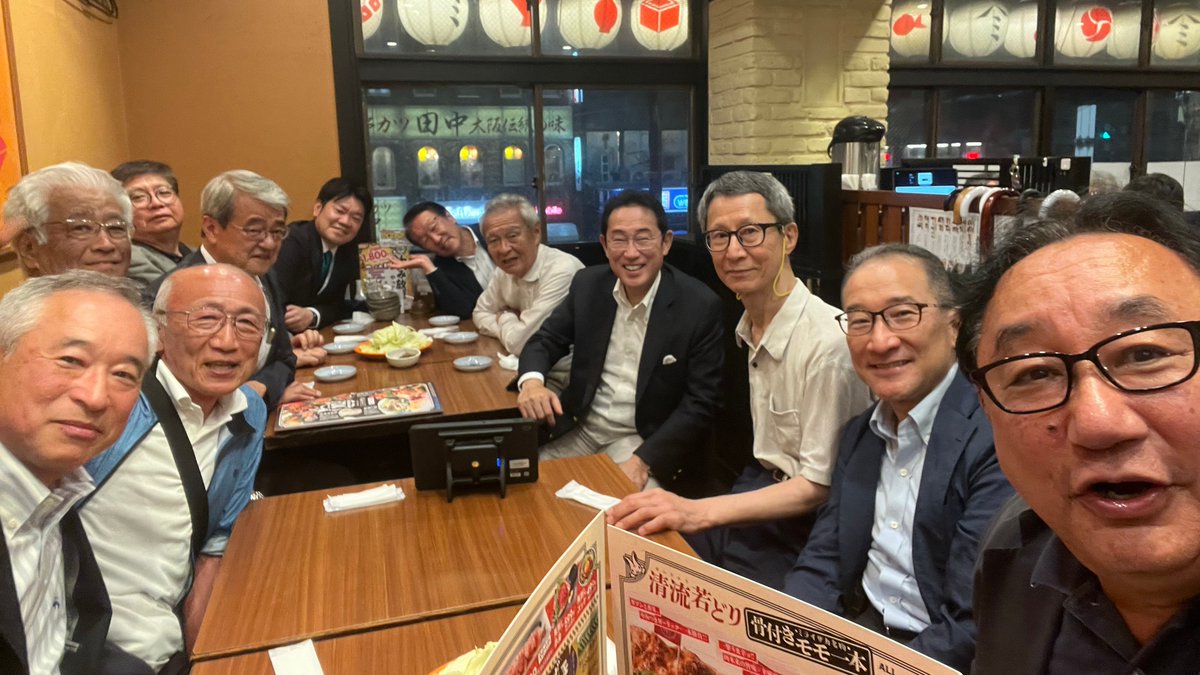 Kaiseikai's tweet photo. 【硬式野球部OB会】6/20(土)高校食堂(学生ホール)で、2026年度総会を開催しました。昭和42年卒から平成29年卒までのOB36名が出席し、総会と懇親会を開催しました。
https://t.co/6mibs33OJn https://t.co/DMDywUFHTb