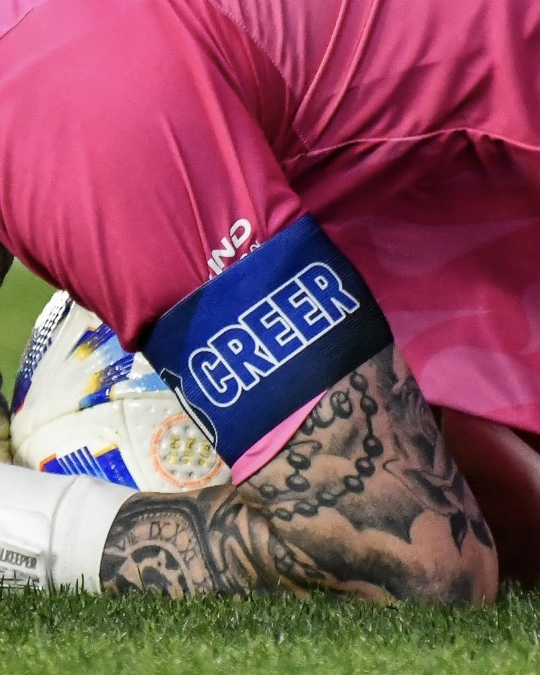 TalleresMP's tweet photo. Nadie lo intentó más que vos

Nadie dió tanto en estos 10 años como vos.

Fuiste CAMPEÓN.

Sos el jugador con más partidos en la historia de Talleres en competencias internacionales.

Marcaste una generación.

Llegaste entre abucheos y te vas como leyenda.

Aprendiste a amar estos colores como nosotros.

¡Gracias, Guido!