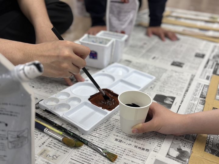 nkhs_hh's tweet photo. 今週から工学院祭に向けた、本格的な準備が始まりました！✂️🎨
1年生たちも協力して、展示のための装飾作りを頑張っています！
#日本工学院北海道専門学校 #日本工学院 #ニコキタ #CGデザイナー科 https://t.co/Kgp3eLyCtf