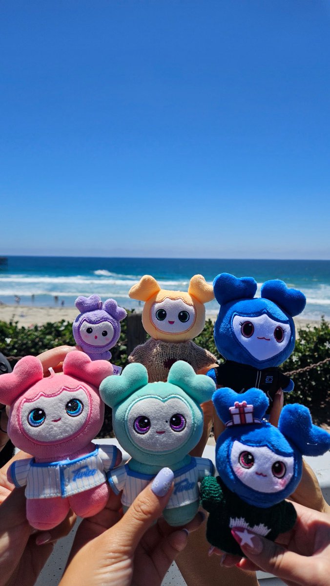 breaktzu's tweet photo. don’t meet your online oomfs because you’ll get severely depressed when it’s time to leave 😭���😭😭😭💔😣 https://t.co/7OiMB4kmue