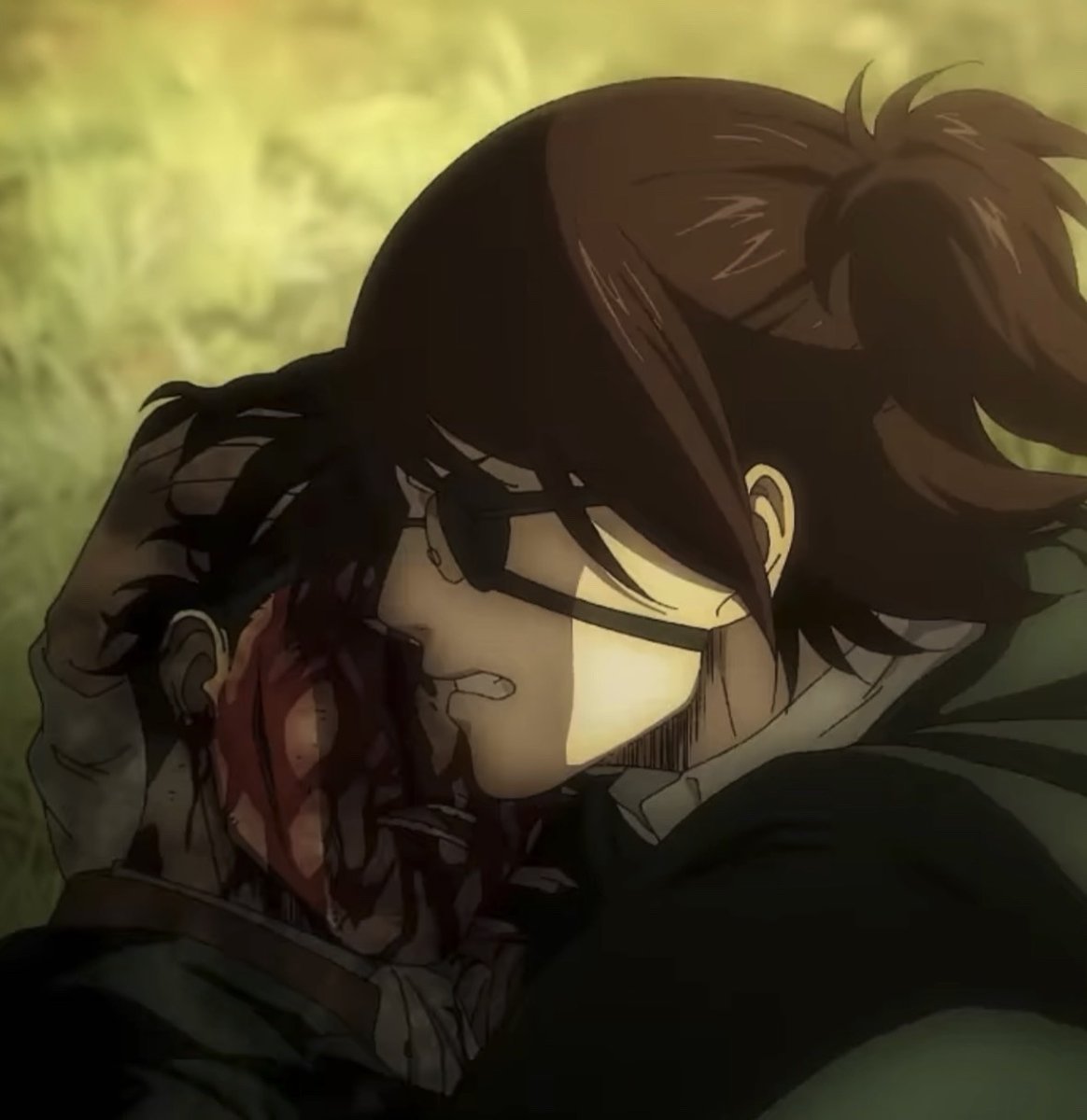 TskEdt19's tweet photo. Hange literally risked her own life and killed her own subordinate just to save Levi's life.
#Levihan #attackontitan
#levihange #levi #hange https://t.co/iPP3TGyozF