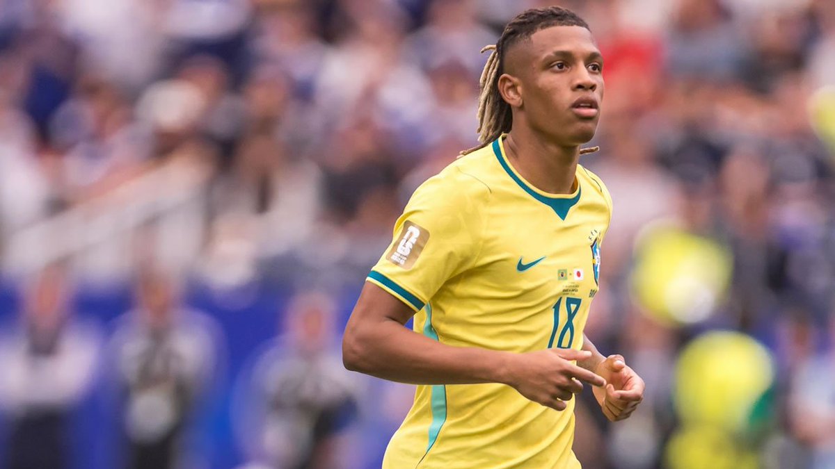 Oliveira32Pablo's tweet photo. Palmeiras avançou por Danilo!

O clube já tem acerto com o staff do jogador, sabe a pedida do Botafogo e deve oficializar a proposta nos próximos dias.
​A chegada do volante deve decretar a saída do uruguaio Emiliano Martínez, que tende a ser vendido caso o negócio seja fechado. 🟢⚪

#Palmeiras #MercadoDaBola #Botafogo