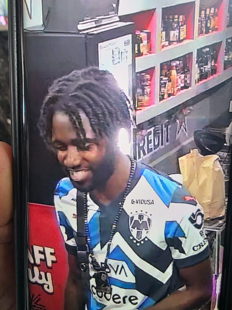 IRIEFM_NEWS's tweet photo. POLICE APPEAL TO ROBBERY SUSPECTS TO TURN THEMSELVES IN https://t.co/8UYfEIkr3U