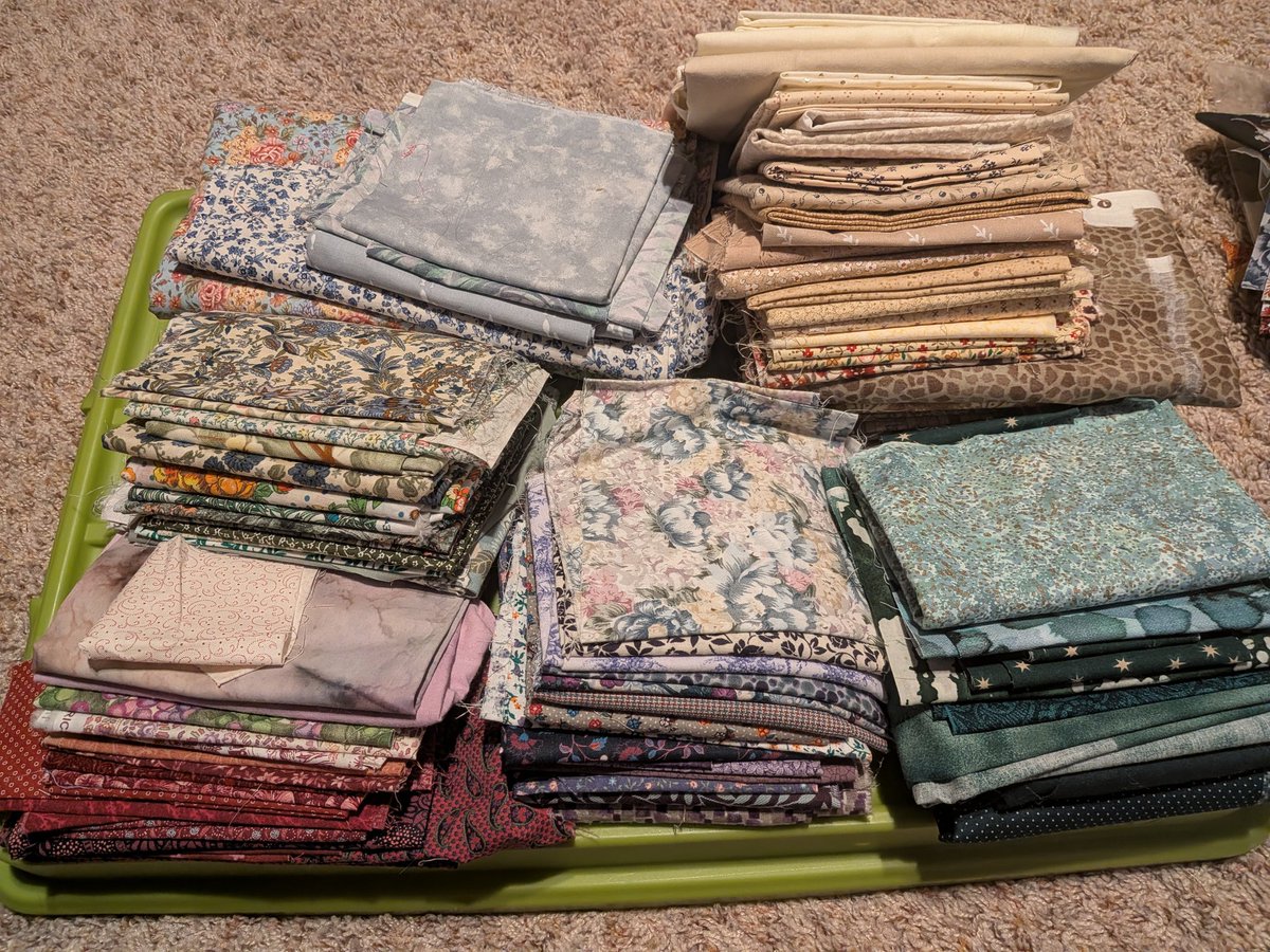 CaitIsTweeting's tweet photo. I love having and being a sister because I just asked mine what her wedding colors are and she said sage green with a bit of pink and gold. AFTER I had already picked THIS color scheme for her wedding quilt. https://t.co/IMIxGUwyx3