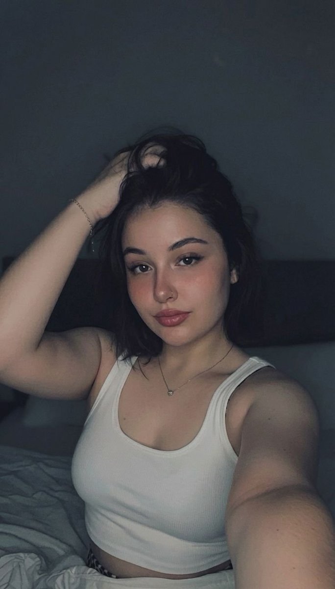 Anamta_ali07070's tweet photo. @hakga59463219 Say hello for suppresses message 😍🥰🥰 https://t.co/ACgp4AHSpP