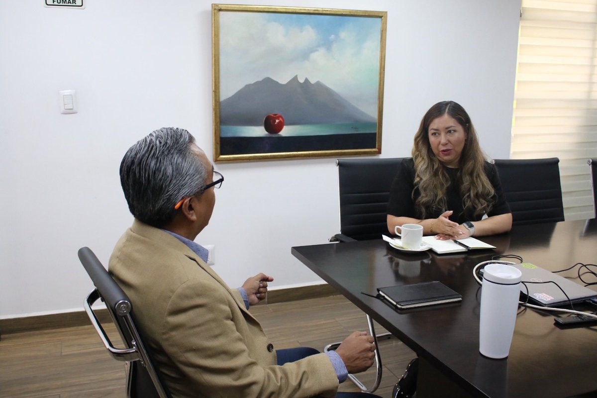 RepreNL_CDMX's tweet photo. Este miércoles, sostuvimos una reunión de acercamiento con la Directora General de LATAM Strategic HUB, Berenice Hernández, para explorar posibilidades de cooperación entre el Gobierno de Nuevo León y esta red empresarial regional e internacional.

Atendieron el encuentro la Coordinación General de la Representación del Estado y el área de Relaciones Internacionales.
#NuevoLeón #CDMX