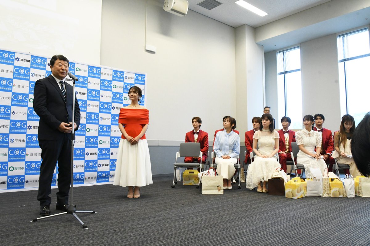 yachiyo_town's tweet photo. 【参議院議員会館で「地域事業者とアイドルによる新商品開発プロジェクト記者発表会」開催】
この事業は、現役で活躍するアイドルなどが地域事業者とコラボした新商品の開発や自治体のPRを行うものです。
八千代町を含む５市町が対象となり、元AKB48の平嶋夏海さん、元乃木坂46の新内眞衣さん→ https://t.co/xcavSFOi1c