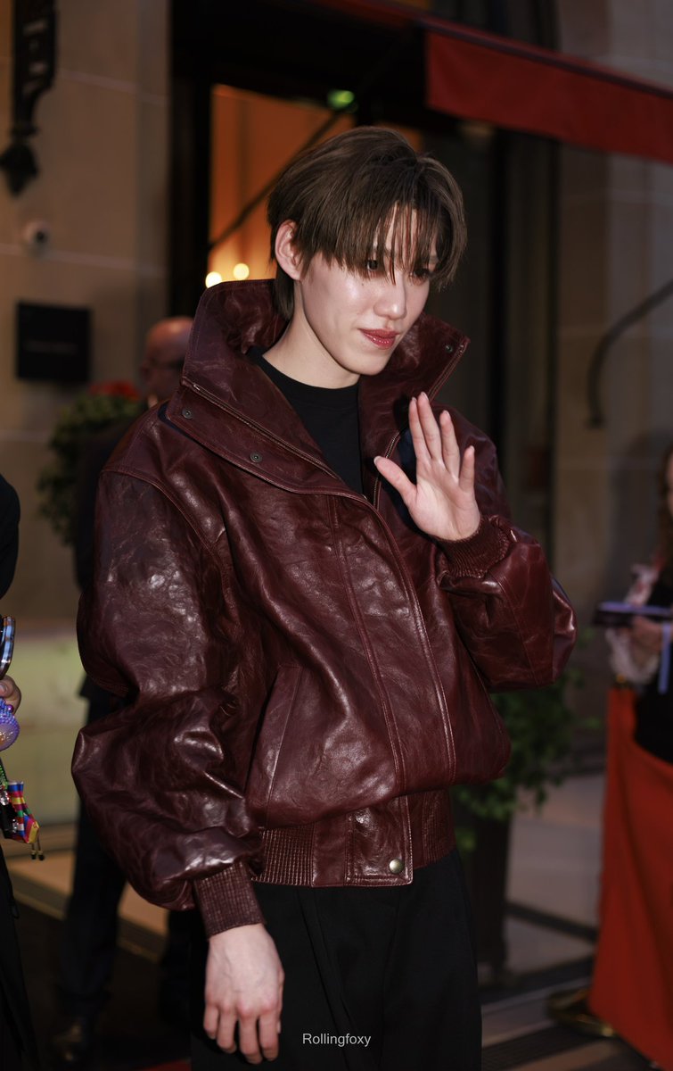 Rollingfoxy's tweet photo. Late night afterparty 

#Balenciaga55thCouturexPPKRIT
#PPKritt https://t.co/lsbt9deLNM