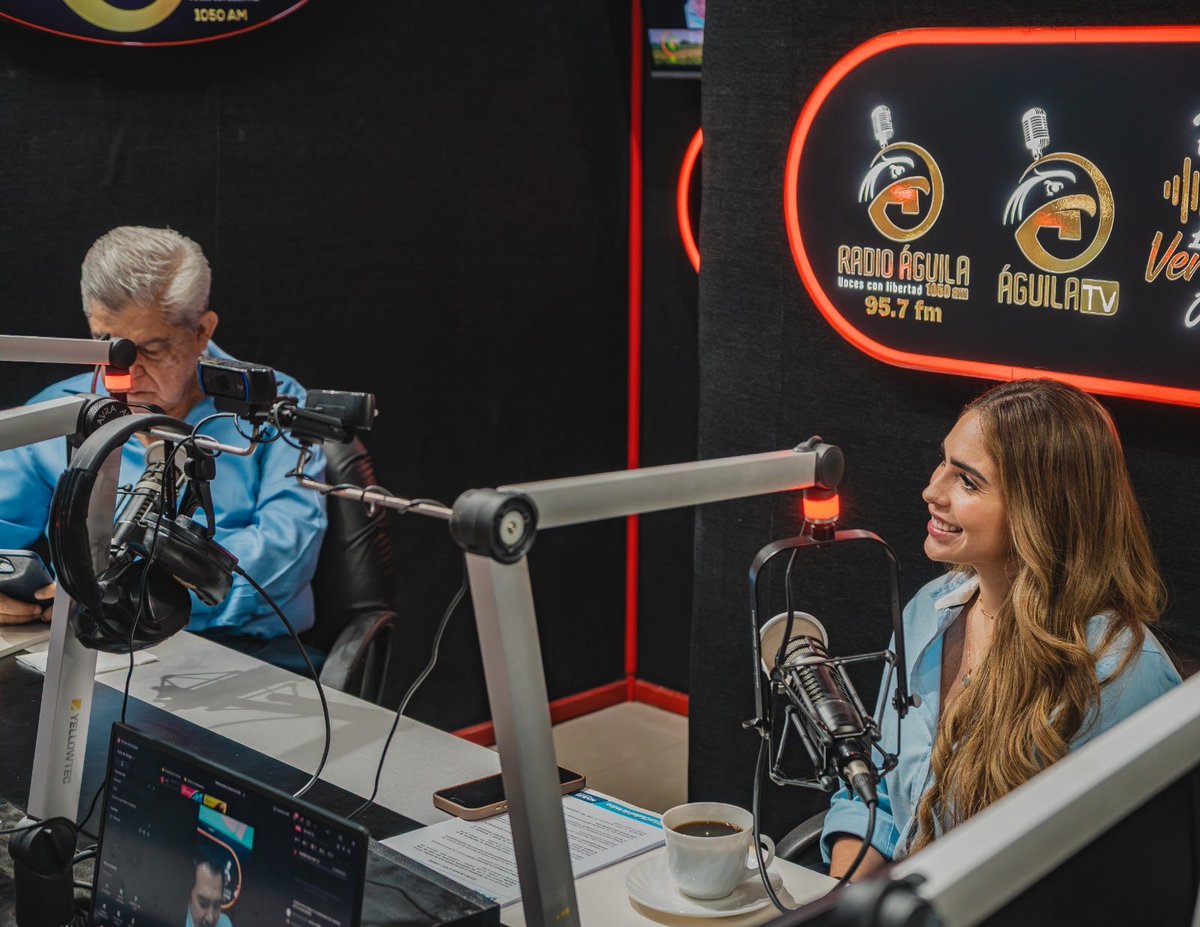 DASEAlcaldiaGye's tweet photo. 🎙️ #DASEenMedios | En entrevista con Radio Águila, nuestra Gerente General, Cynthia Cruz, destacó el compromiso de DASE EP con la formación integral de la niñez y las familias guayaquileñas. "Actualmente acogemos a aproximadamente 1.500 niños", señaló. https://t.co/ggJqm4qnEM