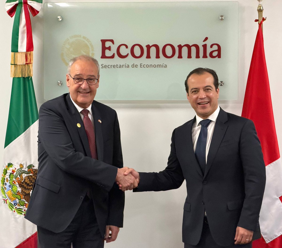 ParmelinG's tweet photo. During my presidential visit to Mexico, we could also exchange with Foreign Minister Roberto Velasco, Finance Minister Edgar Amador Zamora and Vice Minister for Foreign Trade Luis Rosendo. The meetings reaffirmed our mutual commitment to strengthening bilateral ties. https://t.co/aJ2gc9VsJ5