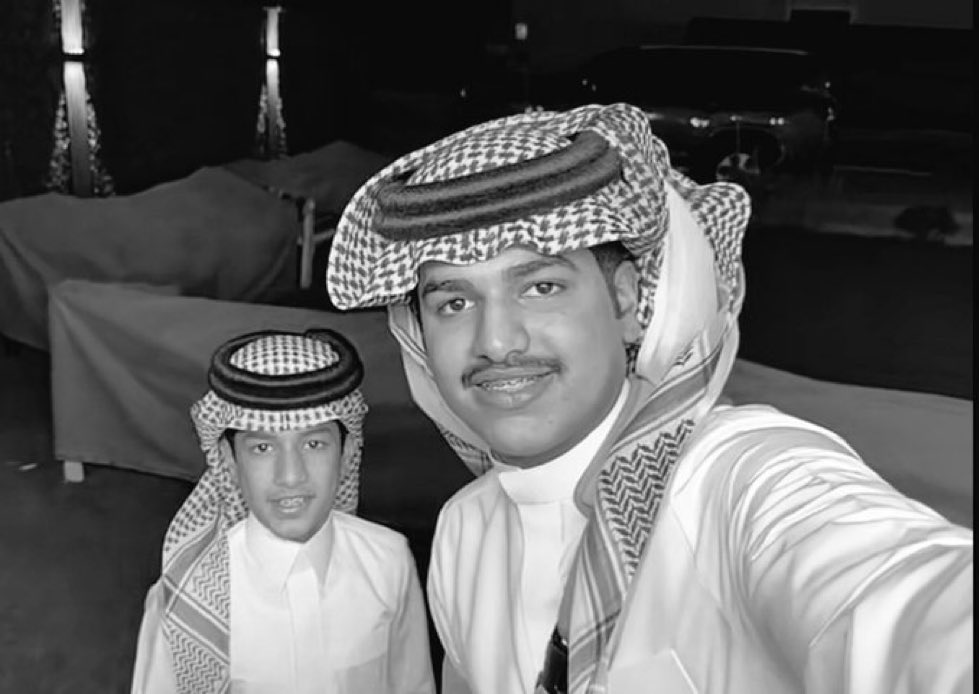 es𐙚 tweet media