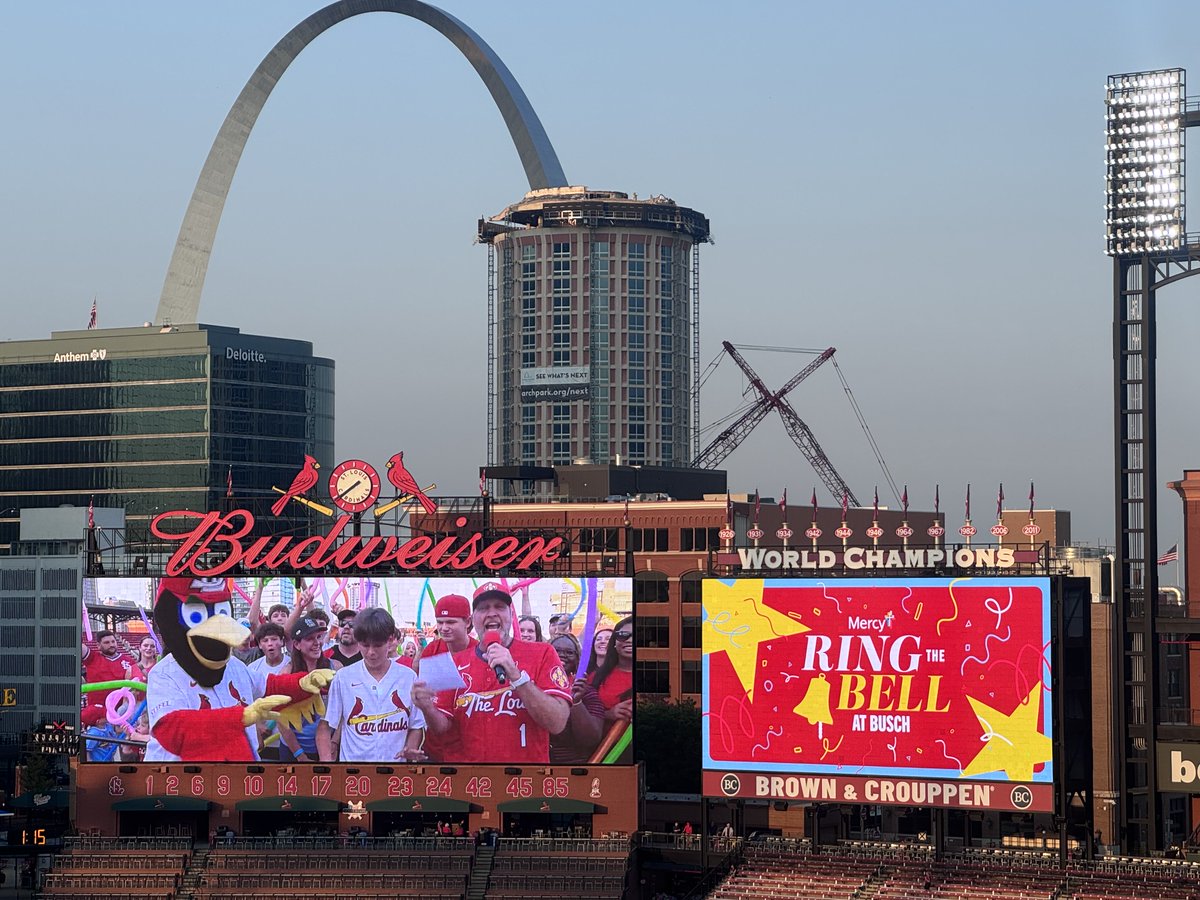 dgoold's tweet photo. What a great idea @Cardinals and Mercy: 

Bringing the Bell to Busch! Signaling the end of their cancer treatment, a #stlcards fan is getting to celebrate and ring the bell (vigorously) at the ballgame.

Incredible moment here. https://t.co/lTIxK6AiT0