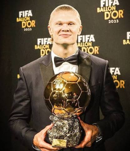 SergentNathan_'s tweet photo. @Serious_Ted @ronaldowarrior I remember when people just argued Ronaldo vs Messi with football facts. Now, because ronaldo has widened the gap so much, all the messi fans have to talk about the ballon dors that messi robbed😂 sorry your goat chokes and is gifted awards... https://t.co/lIb1uHqyki