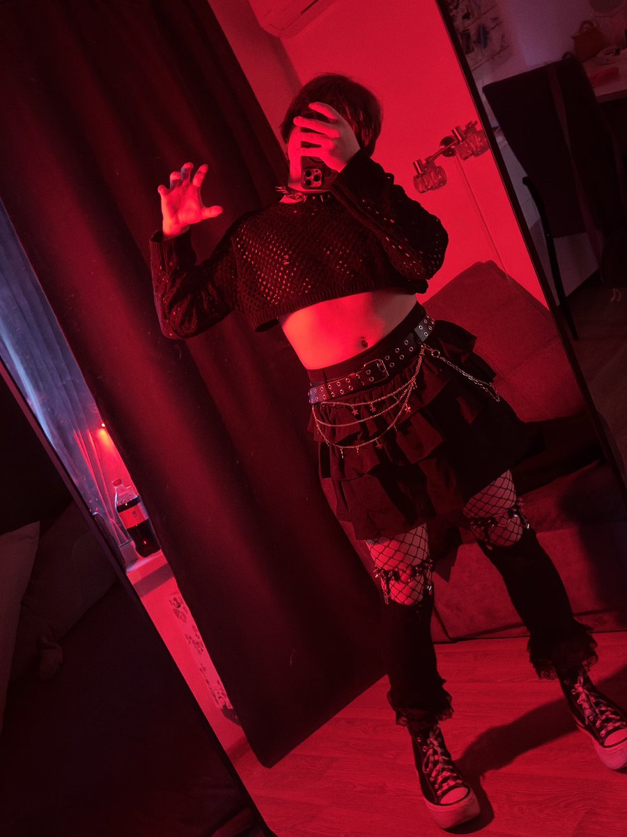 gotou_113's tweet photo. do y’all like #gothic #femboy or should I try the pickmi format ?~ https://t.co/sS4nfP6xrG