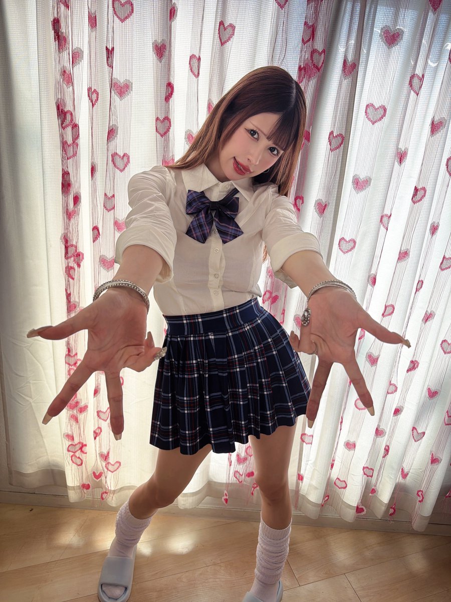 miu_arioka's tweet photo. 平成ギャル(色白バージョン)🌺
撮影がんばりま！！！ https://t.co/qpj6cK5RaF