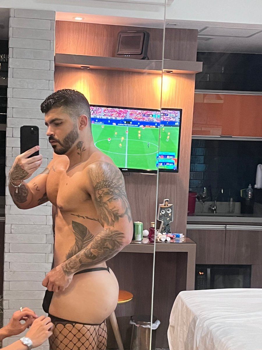vitor_allvs's tweet photo. fofinho antes de me deixar dias dolorido 😅 https://t.co/NXtst198Gj