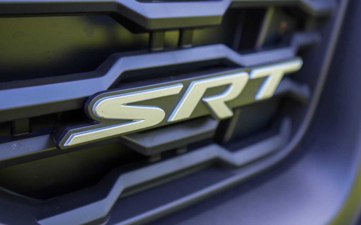 InsidersMopar's tweet photo. FIRST DRIVE: 2027 Ram 1500 TRX SRT 🦖🔥
🔗👉 https://t.co/eUVHG7ABbW
#Ram #Ram1500 #TRXSRT #RamTRX #RamTrucks #HELLCAT #Supercharged #777Horsepower #PerformanceTruck #OffRoad #RedBudMX #TruckLife #SRT #AmericanMuscle #Mopar #MoparOrNoCar #MoparInsiders #5thGenRams https://t.co/0H7r6ON87m