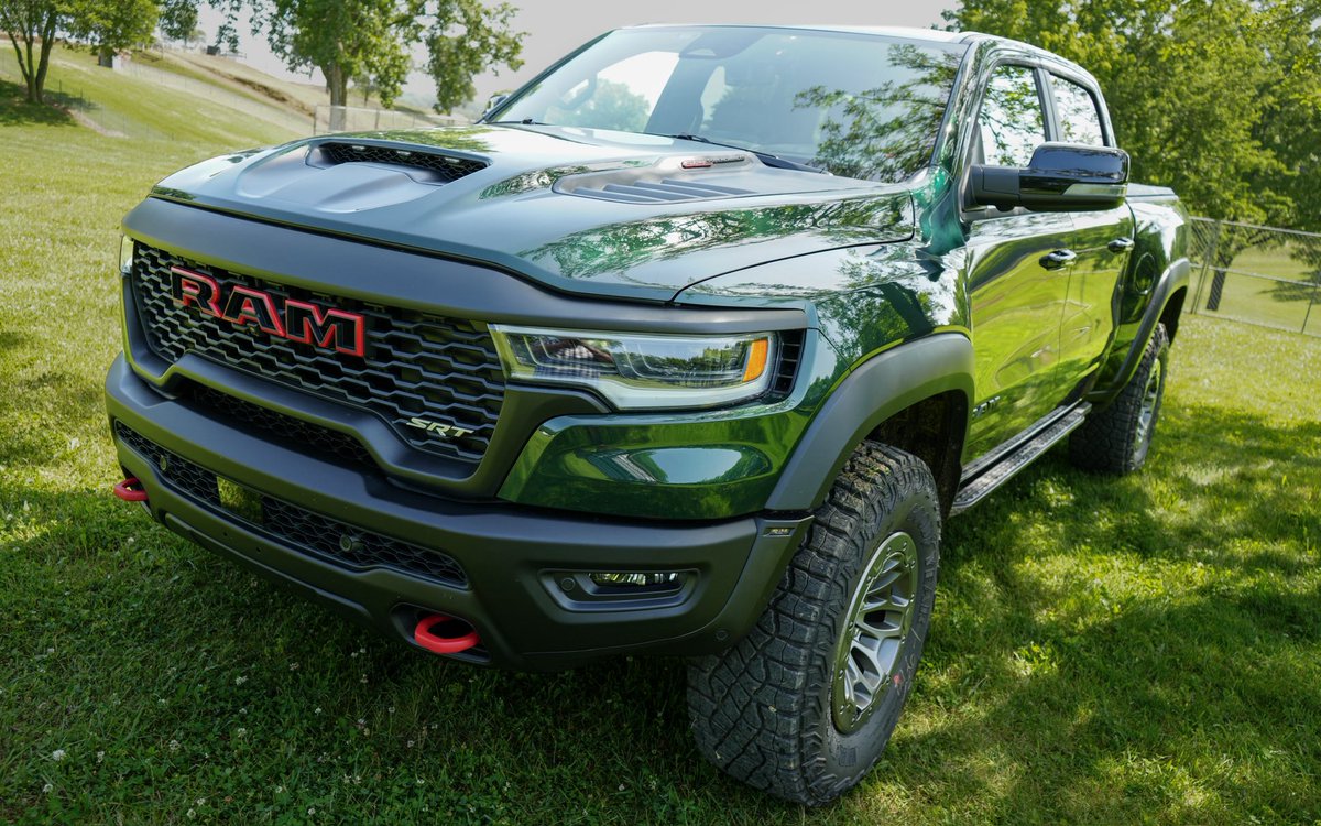 InsidersMopar's tweet photo. FIRST DRIVE: 2027 Ram 1500 TRX SRT 🦖🔥
🔗👉 https://t.co/eUVHG7ABbW
#Ram #Ram1500 #TRXSRT #RamTRX #RamTrucks #HELLCAT #Supercharged #777Horsepower #PerformanceTruck #OffRoad #RedBudMX #TruckLife #SRT #AmericanMuscle #Mopar #MoparOrNoCar #MoparInsiders #5thGenRams https://t.co/0H7r6ON87m