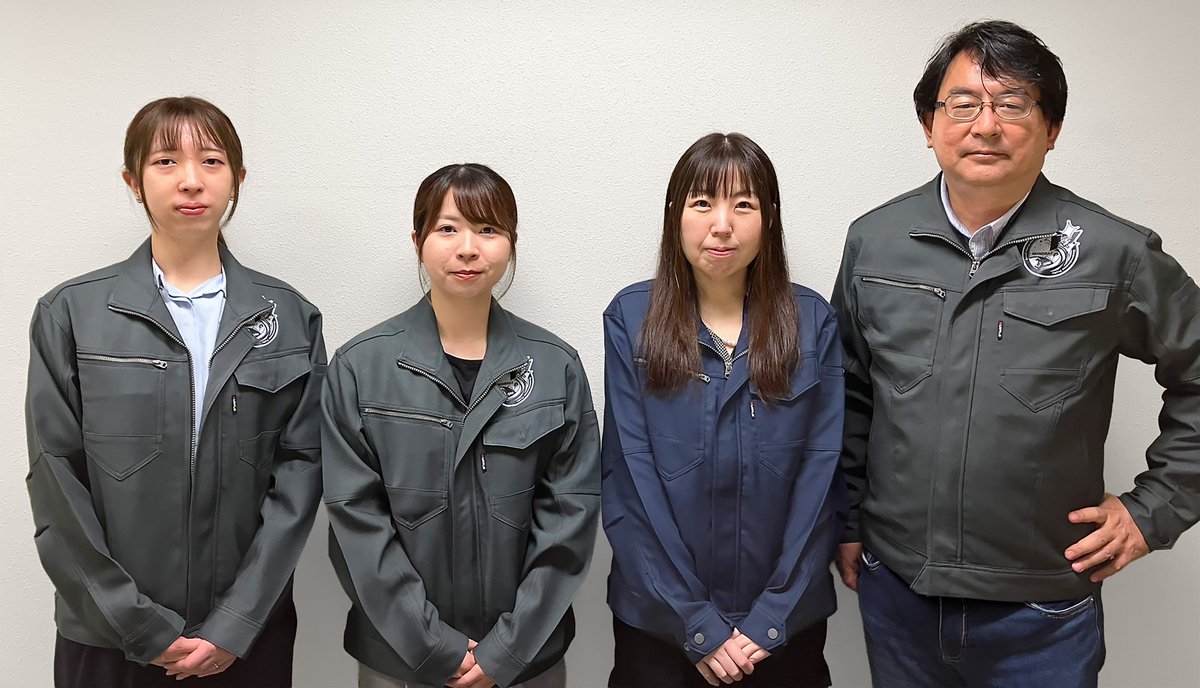NEC_jp_pr's tweet photo. ◤小惑星探査機「#はやぶさ2」が自ら軌道制御できるように運用手順を整備🛰️◢

7月5日、「はやぶさ2」は、地球から1億kmも離れた小惑星「#トリフネ」に、わずか1km前後の距離まで接近するという難しいミッションに挑戦しました。遠くにある小さな天体に接近するためには、非常に高い技術が必要です。このミッションには、NECグループが関わっています✨

#NEC スペースプロダクト統括部のSYSチームは、「はやぶさ2」の姿勢制御、軌道のコントロール、各種観測ミッションの管理など、多くの重要なシステムのとりまとめをJAXA様と一緒に行っています。当日は「はやぶさ2」のミッションが順調に進むよう、全体の運用支援を担当しました。

今回のフライバイ運用では、小惑星「トリフネ」の観測だけでなく、探査機が自己判断による軌道制御を行うための画像撮影も行われました。複数のカメラやセンサーを使って観測を行い、ミッションを成功させるために、万全の準備を重ねてきました。また、万が一のトラブルに備え、復旧手順もしっかりと準備しました。手順作成においては、一つのミスも重大な事故につながる可能性があるため、慎重に努めました。

「はやぶさ2」は打ち上げから10年以上経ちますが、今も新しい挑戦を続けています。私たちは、「はやぶさ2」が少しでも長く宇宙の旅を続けられるよう、これからも全力でサポートしていきます。次の新しい発見を楽しみにしています！