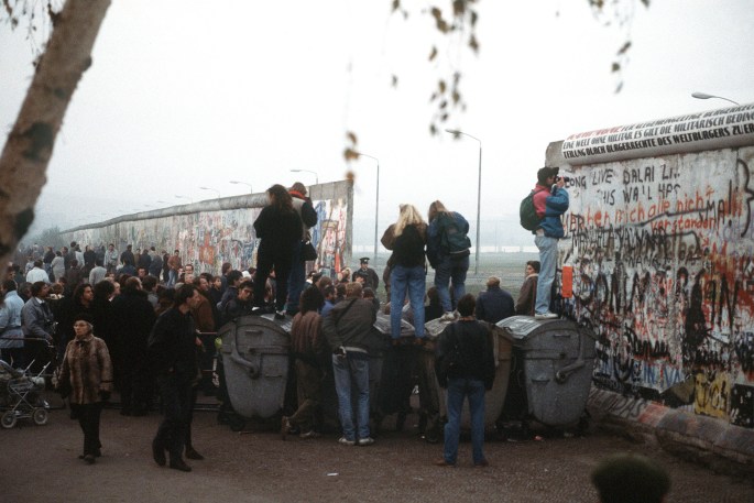 DanielAshley13's tweet photo. The Berlin Wall's #DownfallStartedWith people hitting it with axes. It ended with people walking through the opening and into freedom. https://t.co/9fHVNV212W