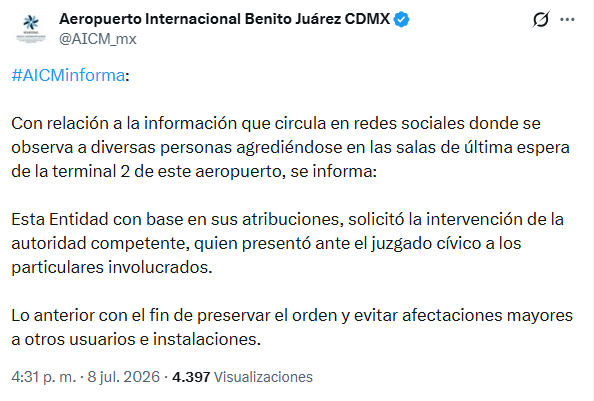nacholozano's tweet photo. Una familia agredió a personal de atención a clientes de #Aeroméxico de la #Terminal2 del #AICM, luego de que el piloto del avión en el que viajaban los expulsara por ir en presunto estado de ebriedad, según el reporte difundido en redes sociales.

El Aeropuerto Internacional de la Ciudad de México informó que con base en sus atribuciones, solicitó la intervención de la autoridad competente, quien presentó ante el juzgado cívico a los involucrados en la riña.