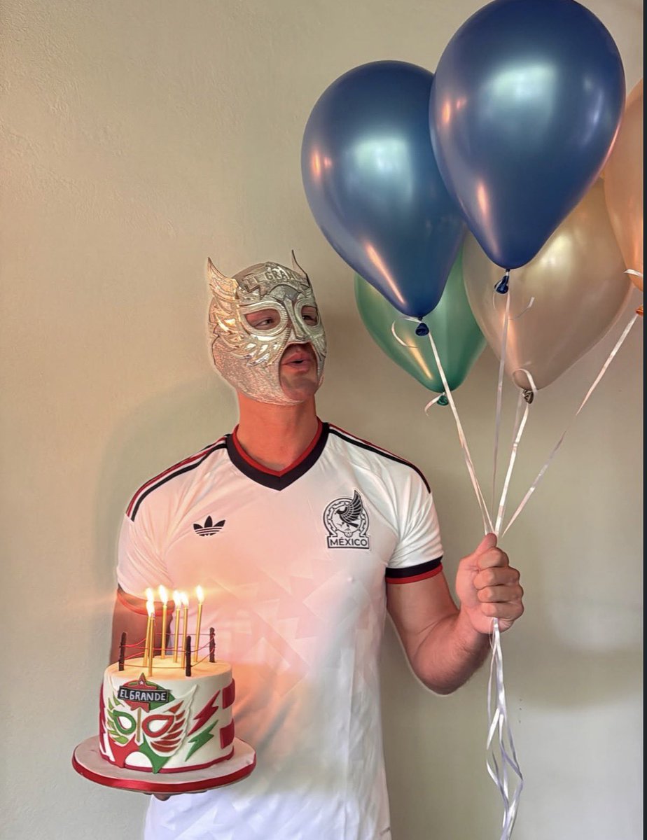 ConquerTheRopes's tweet photo. Guess whose birthday it is! https://t.co/wrfhMNPBYD