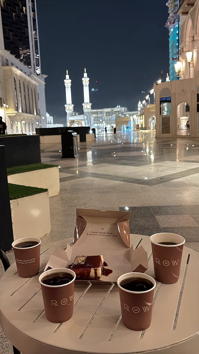 xshgi's tweet photo. قهوة في اجمل مكان في الارض🤍🤍🤍🤍🤍 https://t.co/aRFmTqQhEw