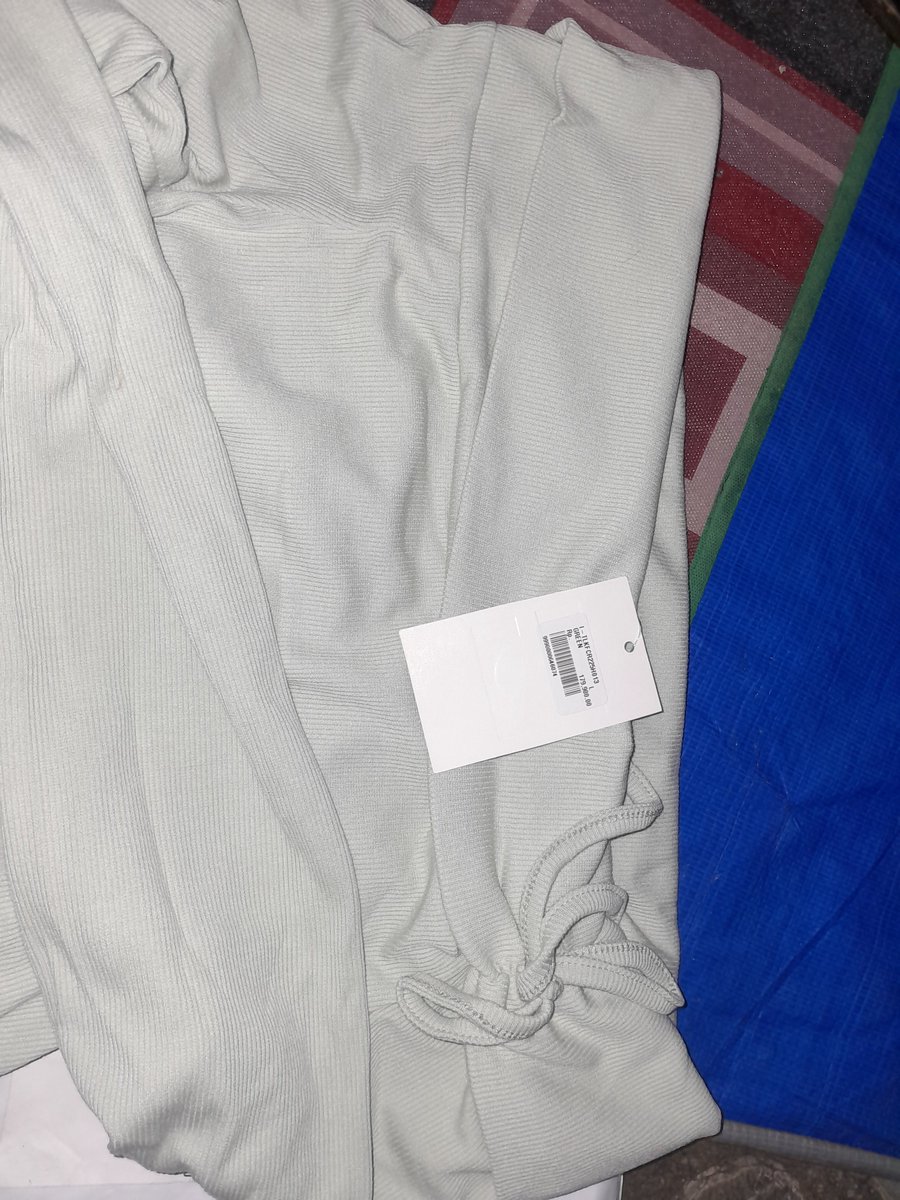loveeerak's tweet photo. WTS COLORBOX OFF SHOULDER GREEN SIZE L (msh ada tagnya)

Aku turuin lagi guys jd 70k aja
📍indramayu
Bisa oren 

Alesan dijual krn sala CO size

Wtb colorbox baju 
#colorbox #wts #zonauangㅤ https://t.co/5ehGd554uJ