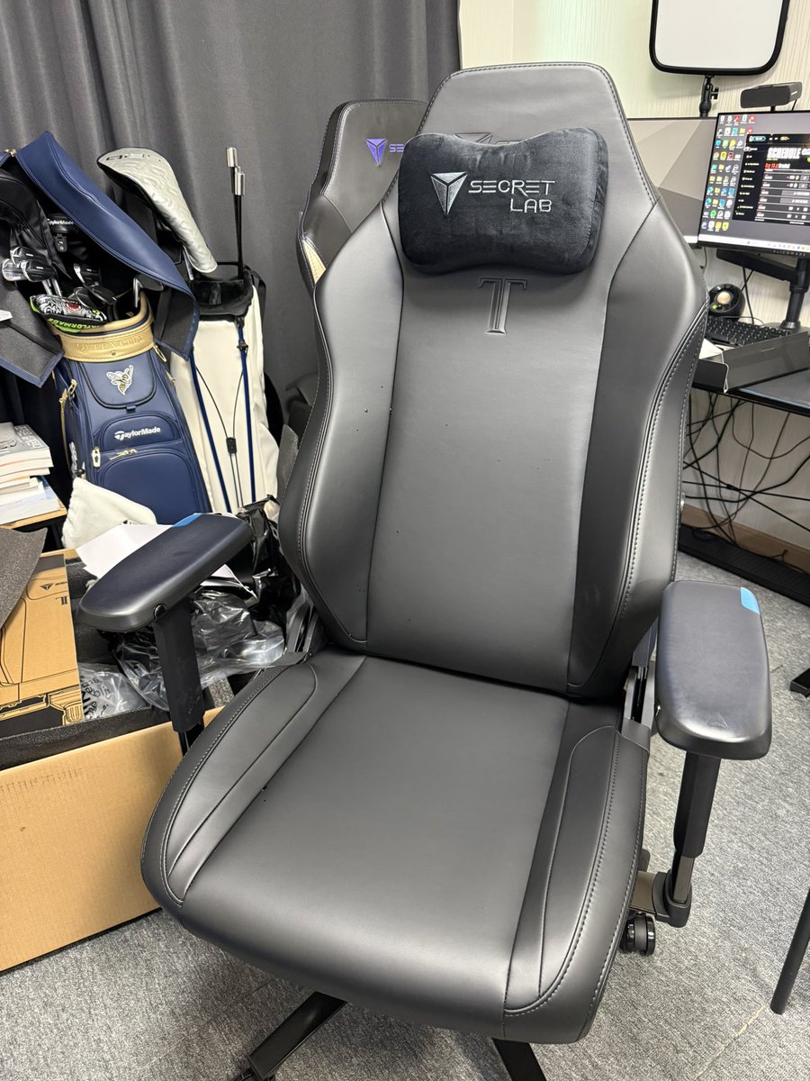 btckite's tweet photo. 오랜만에 의자 교체, 이번에도 시크릿랩으로

#Secretlab #시크릿랩 https://t.co/gG7WDccRt5