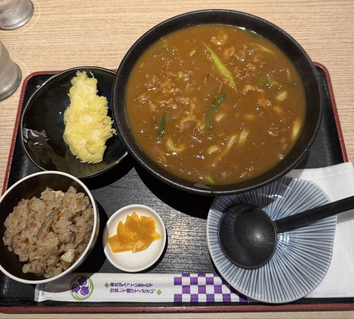akinari2's tweet photo. 暑い日はカレーうどん https://t.co/xVnt4rlNsq