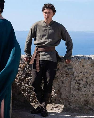 romanhelmetguy's tweet photo. With all the controversy around Nolan's Odyssey, never forget the worst part: Telemachus wearing pants. https://t.co/6CPJuIpF2J