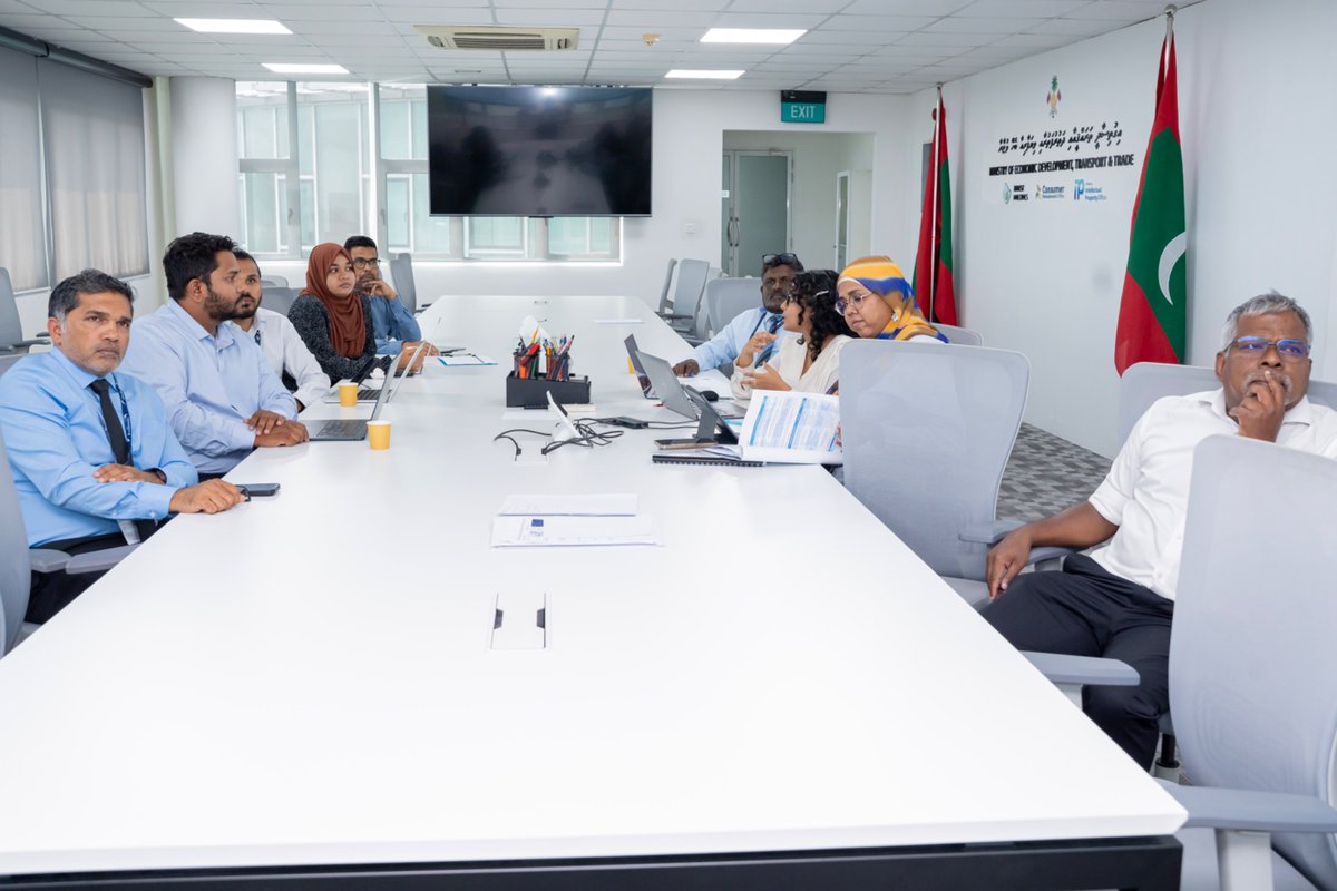 MoEDmv's tweet photo. The Ministry convened aviation sector representatives to explore issues related to air transport services, market access, and operational linkages with India to support ongoing India-Maldives FTA negotiations. https://t.co/dNF0HcRrHK