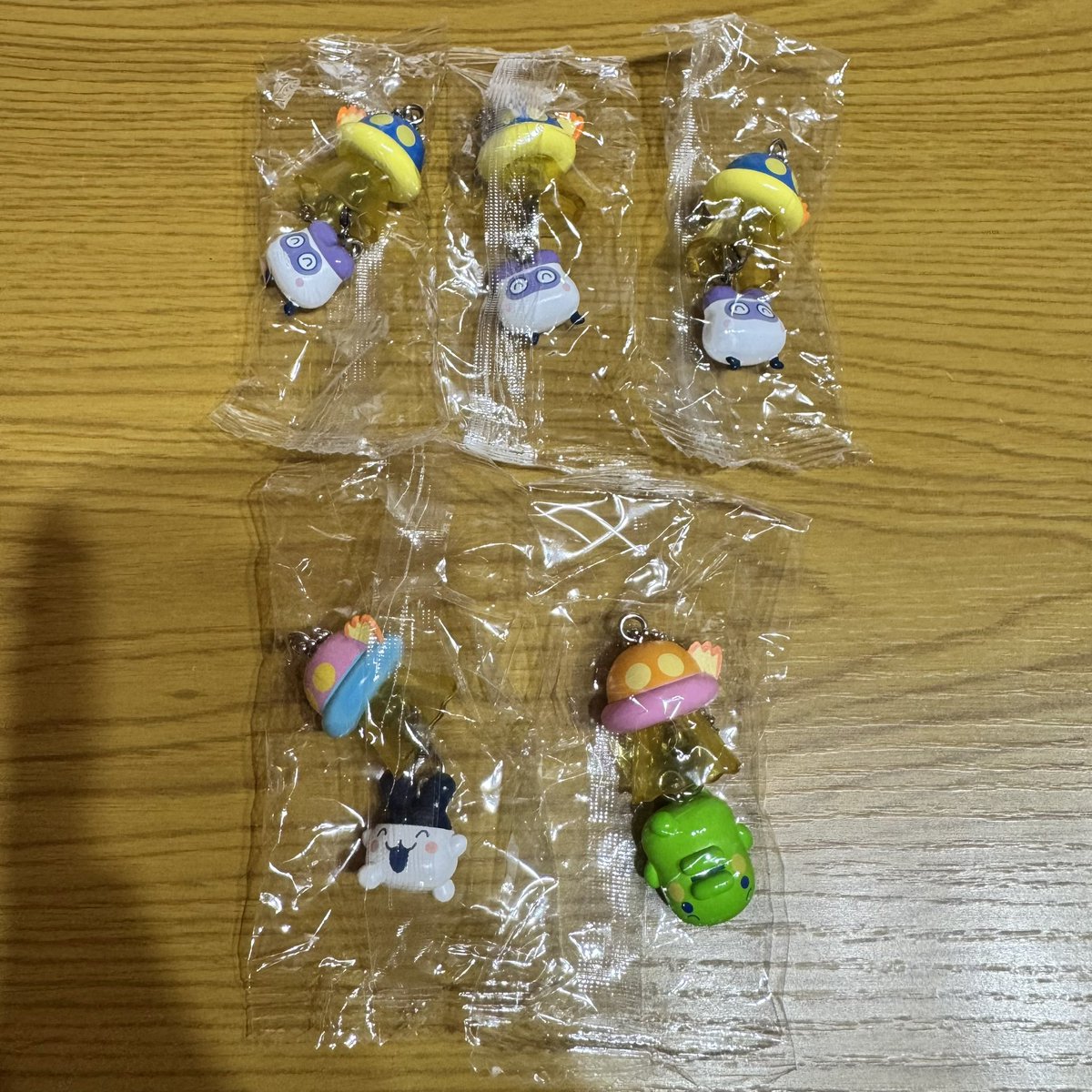 _____pprkti's tweet photo. たまごっち　UFOスイング
交換または買取りしていただける方を探しております。

【譲】くちぱっち×1、みみっち×1、ますくっち×3

【求】まめっち×1、定価＋送料

※みみっちは交換のみ、買取❌
交換はYahoo!フリマ経由、買取りはYahoo!フリマorメルカリ経由でのお取引希望

ご連絡お待ちしております https://t.co/5y4FVYEUc9