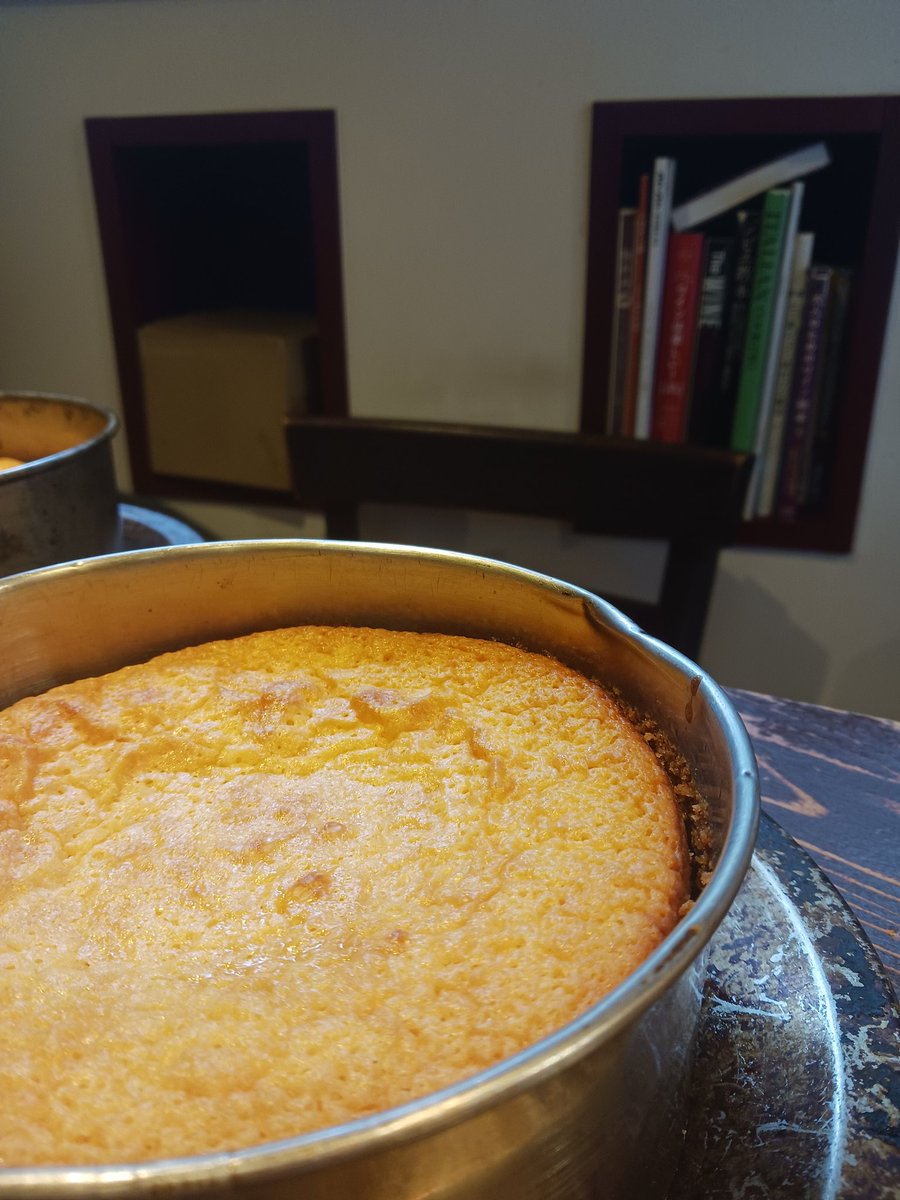 NonMassa's tweet photo. こんにちは☺️

本日のドルチェ
ホワイトチョコとマーマレードのガトーショコラ
ドルチェも作ってますよー

今週末のご予約状況は

本日(木)　ちょこちょこ空きあり
10日(金)　まっだまだ空きあり
11日(土)　テーブル2つ、カウンターたっぷり空きあり
12日(日)　MASSA 独り占め！

お待ちしております☺ https://t.co/PRzpQcRHBN