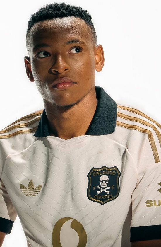 OnlyTruthSaves's tweet photo. @KaizerChiefs as a KC fan, I am very disappointed, it seems Chiefs keeps missing the mark, wrong signings or non, poor kits , its just not happening. https://t.co/KiYXsonuCP