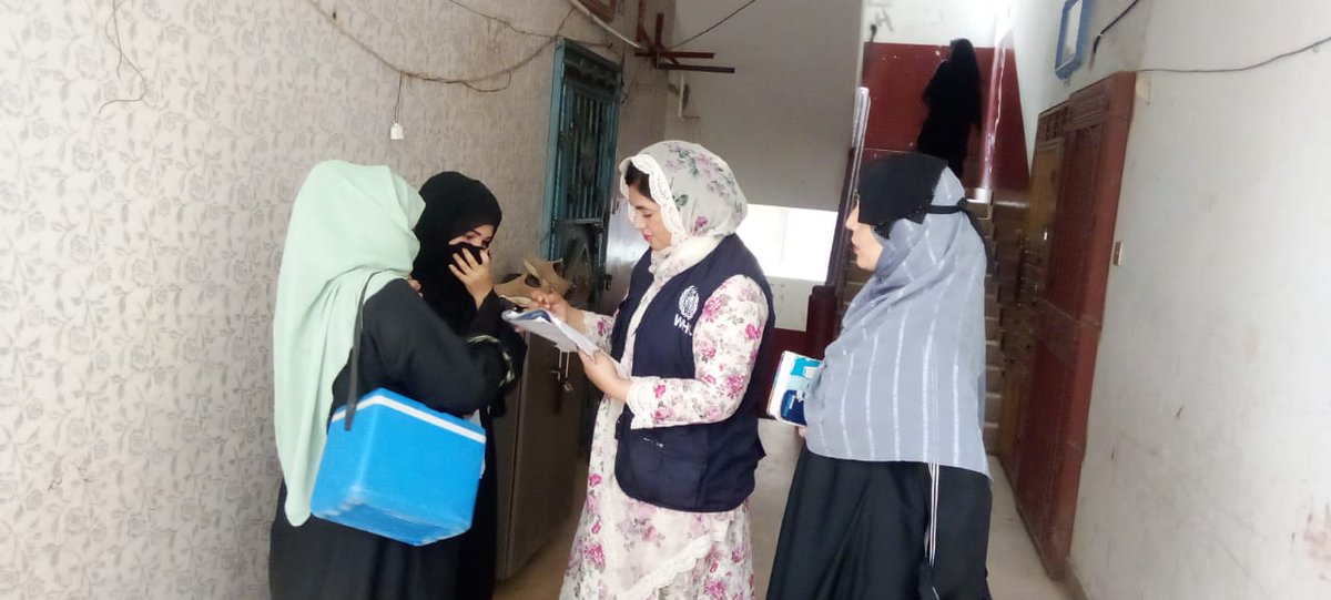 WHOPakistan's tweet photo. This week, 26,000 WHO-trained &amp; supported polio workers led by @PakFightsPolio are going door to door across all districts of Karachi, Pakistan, to vaccinate  and protect 2.5M children from paralytic polio.
Ending polio is now within reach.
Together, let’s #EndPolio https://t.co/qfBVClThRd