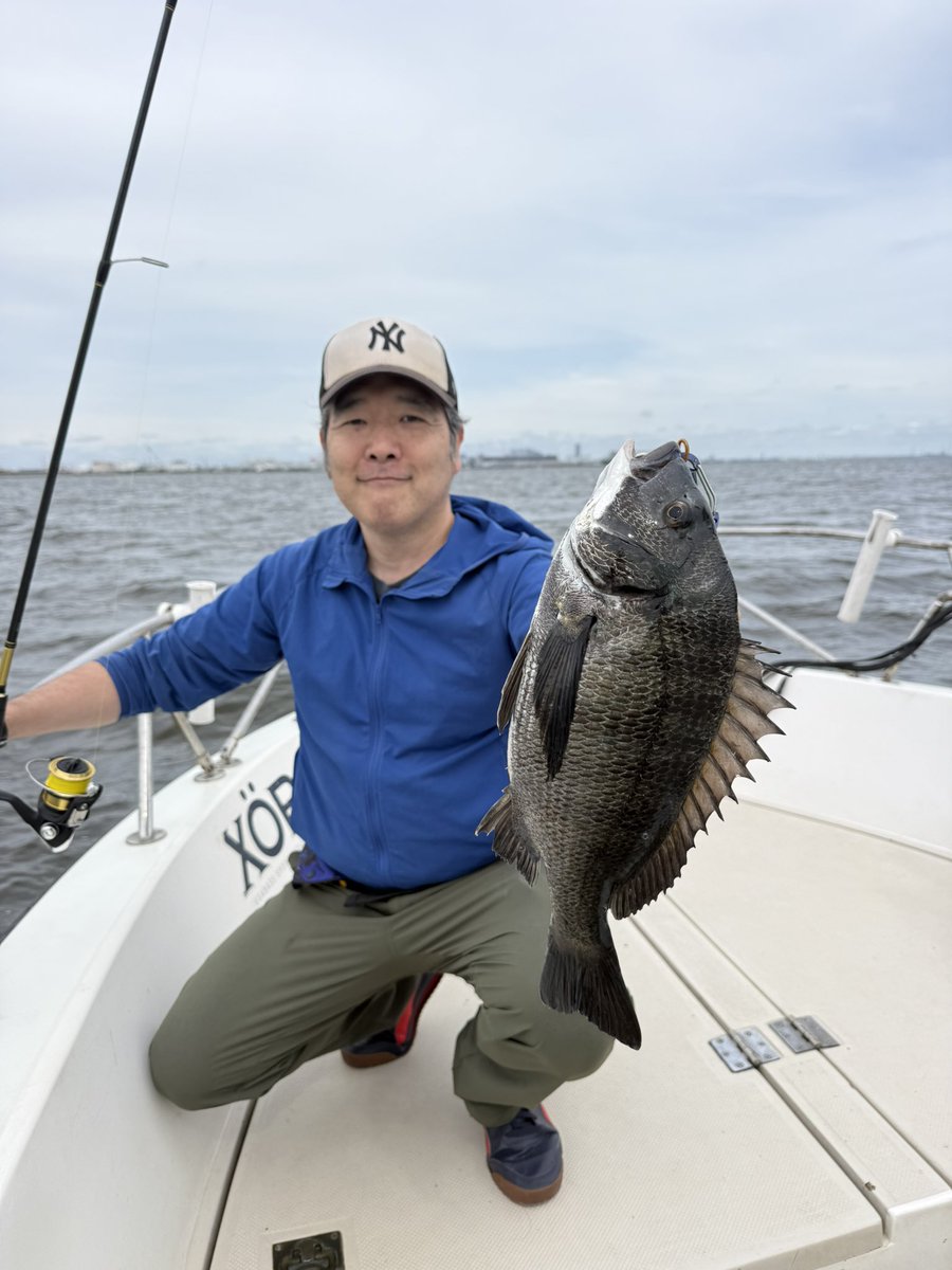 EasyFishingFNB's tweet photo. 初めてのルアー釣り🎣
キャスティングから始めてお見事2時間で良型黒鯛とキビレをキャッチ🔥 https://t.co/OPphhcQgWH