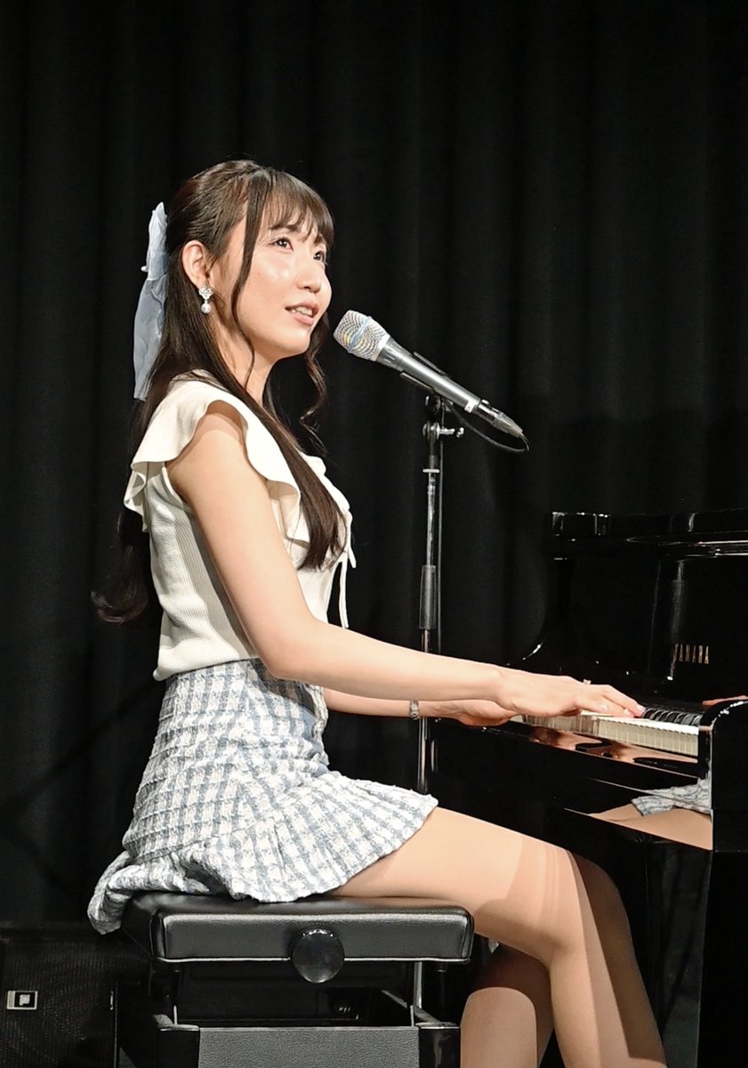 tyaotani's tweet photo. 7/4 Yokohama mint hallで開催された鹿野レイさん企画のライブでの世莉奈さんです。（お久しぶり、9年ぶり？）
この間、出産などを経ているのに体型をKeepされており、凄い！
#世莉奈 https://t.co/Wqxkf6NcBB