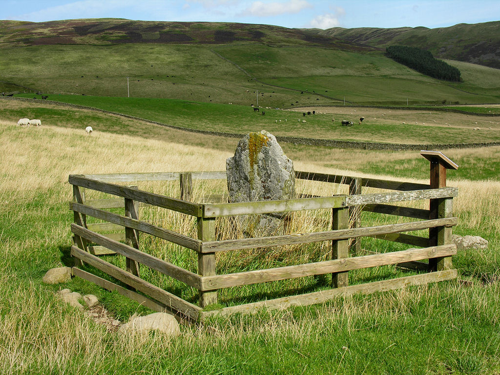 UndisScot's tweet photo. The rare and intriguing Yarrow Stone in the Scottish Borders. Its inscription, displayed sideways, is early Christian and in Latin; and commemorates two princes named Nudoss and Dumnogenus, who lived and died in the 400s or 500s. More pics and info: https://t.co/kdR1U0v0ln https://t.co/mpvcGPvrOG