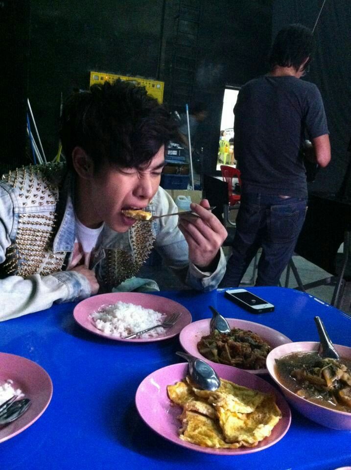 Phan_Pomchan's tweet photo. เก็บไว้เยอะ หาที่ระบายรูป 😂

#เป๊กผลิตโชค​ #Peckpalitchoke https://t.co/FtBgCA9mjE