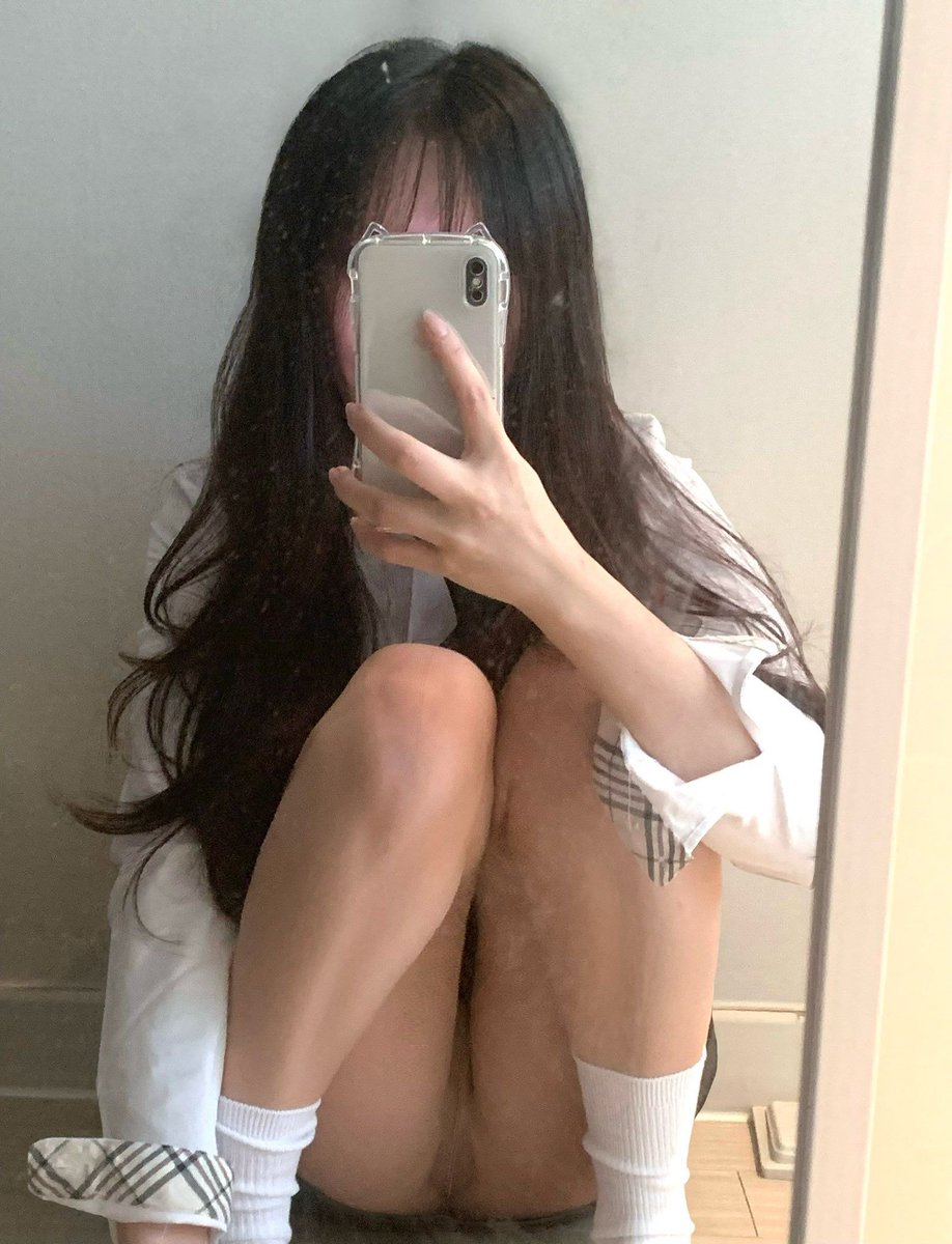 yeeunn03's tweet photo. 오랜만에 교복입고..
자기야 스타킹 사이로 박아줘…. https://t.co/e45N3mIYLL