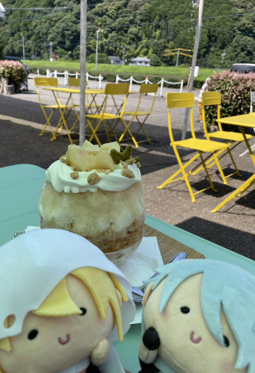 panako_y's tweet photo. 静岡の山奥でんまたちと桃のかき氷を食べたよという日記 https://t.co/g0sC6shCGH