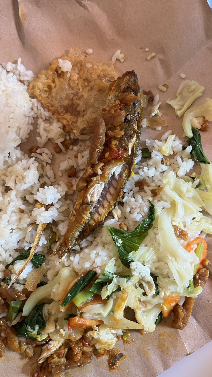 pistaciyou's tweet photo. pap makan siang yg gapernah ak post, met mam siang all kalian mam apa?? https://t.co/HUrurF2e52