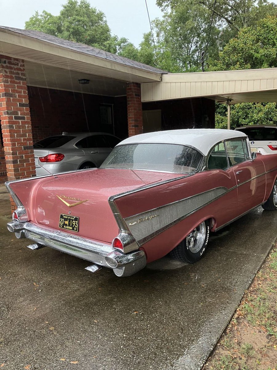 Irina_exh's tweet photo. Can you tell what year this Chevrolet is from? https://t.co/NPKFlOqRvP