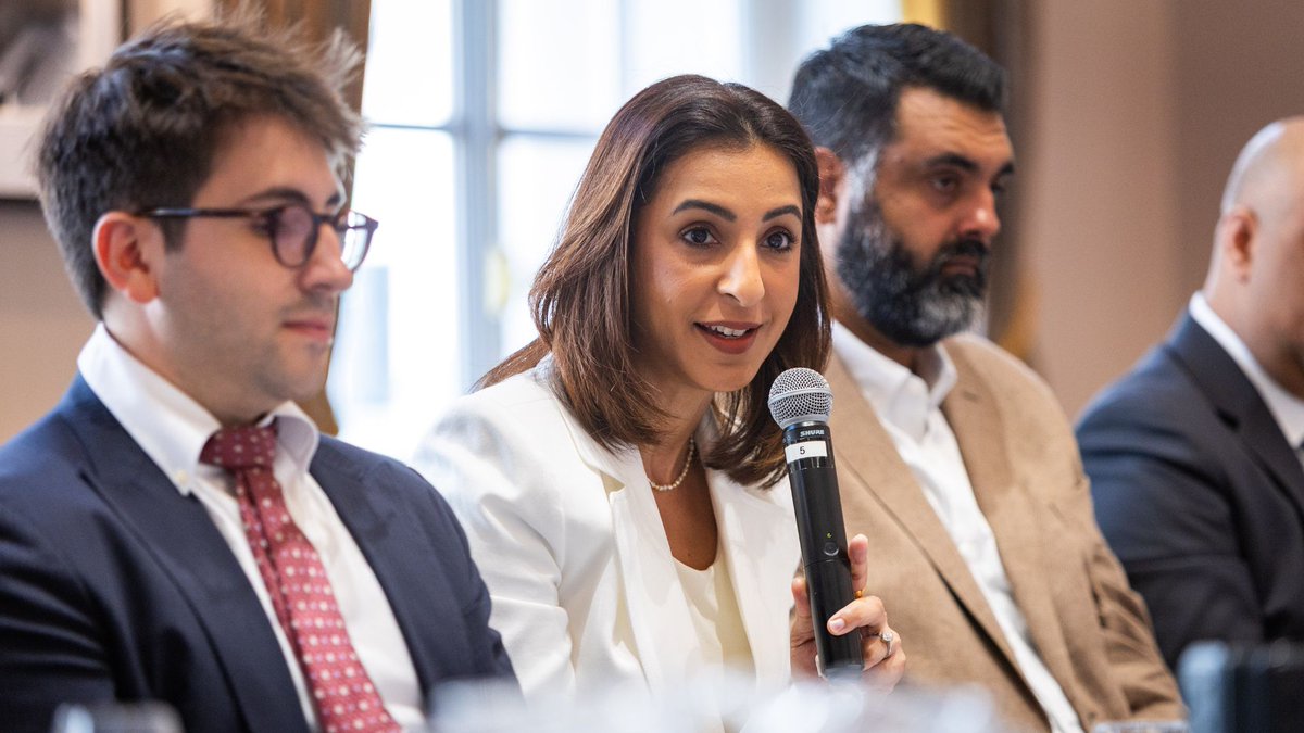 bahrainedb's tweet photo. As part of the five-day roadshow in the UK. Bahrain EDB hosted roundtable session, bringing together C-suite leaders and industry decision-makers from the healthcare sector. The discussion held focused on strengthening investment ties with the UK and showcasing the kingdom as a strategic gateway to the GCC.